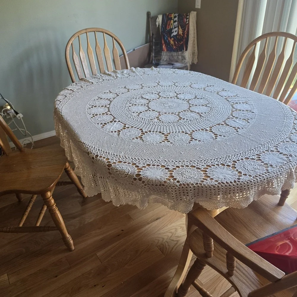 VINTAGE Oval Cotton Crochet Lace Tablecloth Cream 6FT×5FT approximately